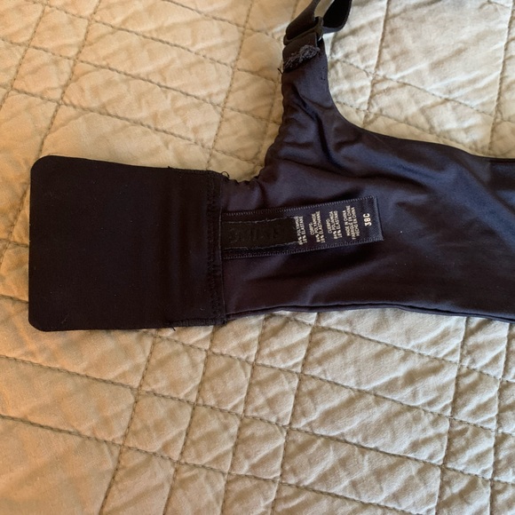 SKIMS Black Bra - Picture 2 of 4